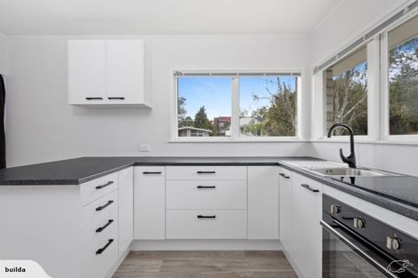 Photo of property in 1/12 Kathleen Street, Totara Vale, Auckland, 0627