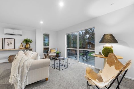 Photo of property in 5 Gilders Grove, Heathcote Valley, Christchurch, 8022