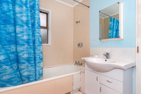 Photo of property in 43 Arcon Drive, Broomfield, Christchurch, 8042