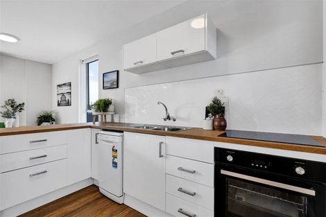 Photo of property in 38d Breakwater Road, Moturoa, New Plymouth, 4310