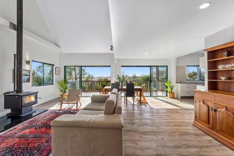 Photo of property in 200 Tawa Road, Kumeu, 0891