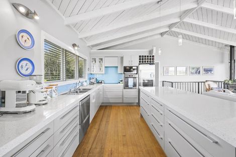 Photo of property in 13 Colmar Road, Mellons Bay, Auckland, 2014