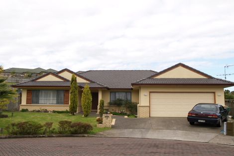 Photo of property in 10 San Luis Place, Golflands, Auckland, 2013