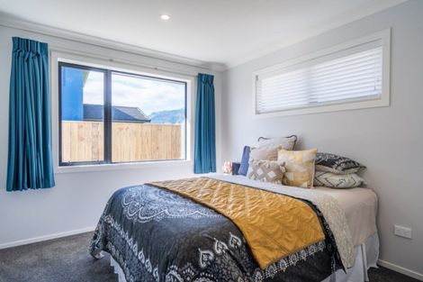 Photo of property in 68 Waipunahau Road, Waikanae, 5036