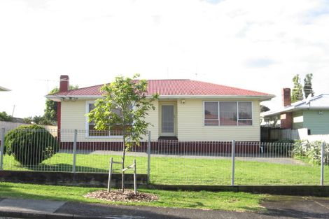 Photo of property in 102 Beaumonts Way, Manurewa, Auckland, 2102