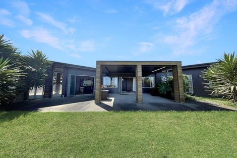 Photo of property in 191 Harakeke Road, Te Horo, Otaki, 5581