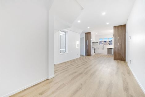 Photo of property in 25 Stitchbird Crescent, Papakura, 2110