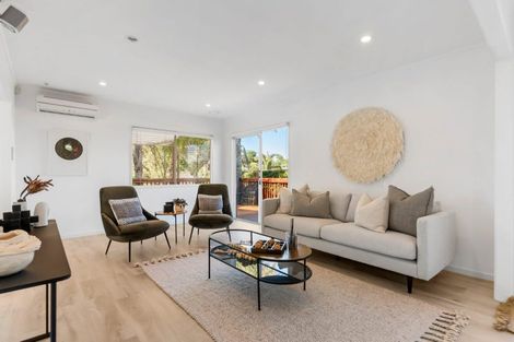 Photo of property in 3 Sispara Place, Beach Haven, Auckland, 0626