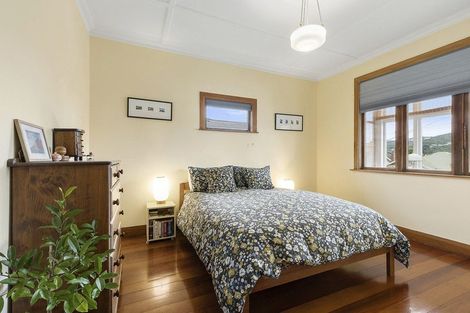 Photo of property in 11 Firth Terrace, Karori, Wellington, 6012