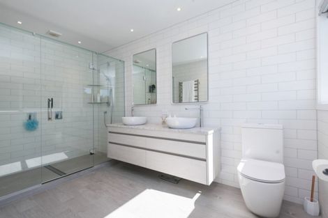 Photo of property in 208 Mellons Bay Road, Mellons Bay, Auckland, 2014