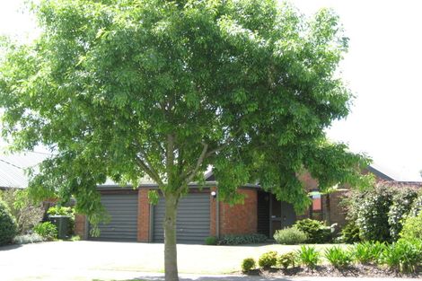 Photo of property in 75 Apsley Drive, Avonhead, Christchurch, 8042