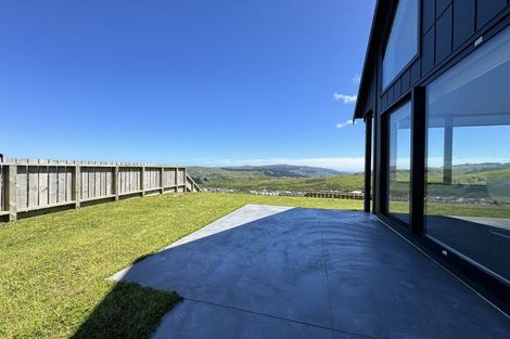 Photo of property in 16 Lemonwood Way, Woodridge, Wellington, 6037