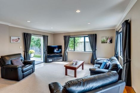 Photo of property in 128 Tait Drive, Greenmeadows, Napier, 4112