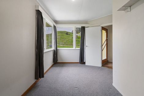 Photo of property in 16 Gordon Terrace, Hunterville, 4730