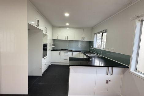 Photo of property in 19 Lancelot Place, Glenfield, Auckland, 0629
