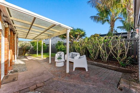 Photo of property in 3/5a Tobruk Crescent, Milford, Auckland, 0620