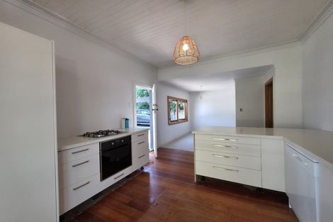 Photo of property in 2 Harvey Road, Bluff Hill, Napier, 4110