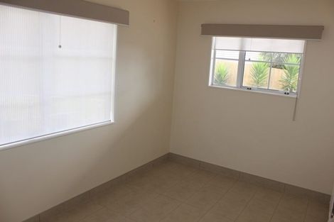 Photo of property in 2/95 Langana Avenue, Browns Bay, Auckland, 0630