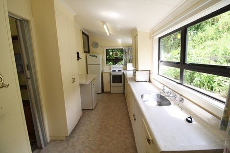 Photo of property in 2 Moana Street, Kaka Point, 9271