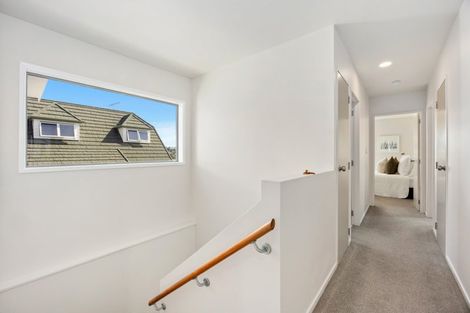 Photo of property in 1/66 Browns Bay Road, Rothesay Bay, Auckland, 0630