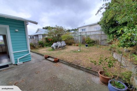Photo of property in 56 Freyberg Street, Lyall Bay, Wellington, 6022