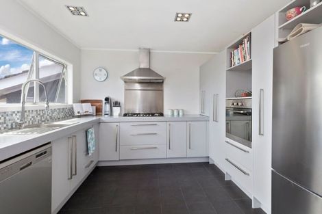 Photo of property in 2/13 Kiri Place, Mairangi Bay, Auckland, 0630