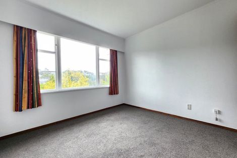 Photo of property in 8 Spenmoor Street, Newlands, Wellington, 6037