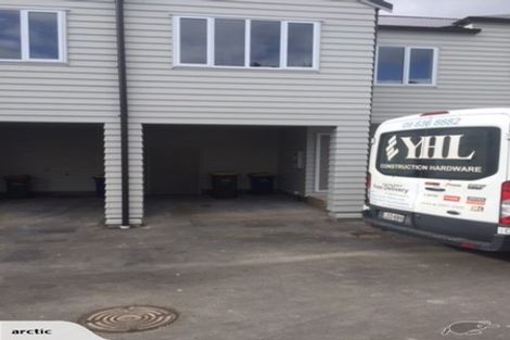 Photo of property in 5/30 John Jennings Drive, Oteha, Auckland, 0632