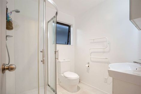 Photo of property in 30b Doone Place, Massey, Auckland, 0614