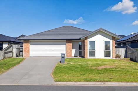 Photo of property in 28 Sabre Street, Papamoa Beach, Papamoa, 3118