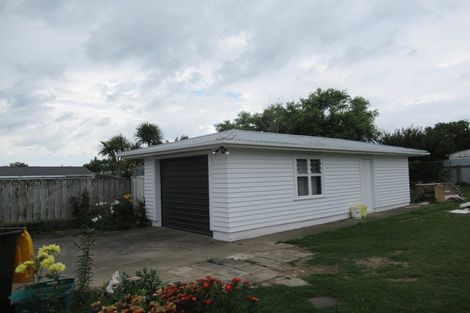 Photo of property in 32 Bartholomew Road, Levin, 5510