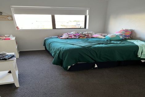 Photo of property in 33 Vincent Mcgrath Crescent, Swanson, Auckland, 0614