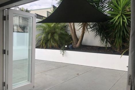 Photo of property in 17b Warwick Street, Morningside, Auckland, 1022