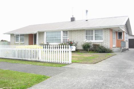 Photo of property in 18 Cargill Avenue, Feilding, 4702