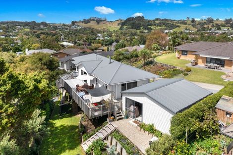 Photo of property in 11 Gavinike Place, Waimauku, 0812