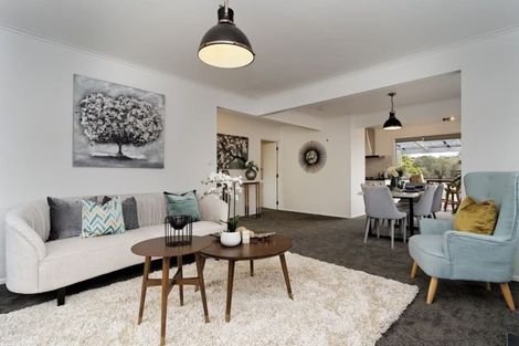 Photo of property in 315 Sturges Road, Henderson Valley, Auckland, 0612