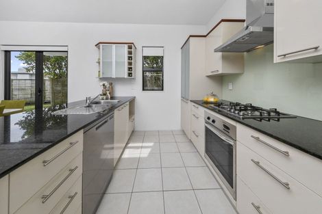 Photo of property in 4/40 Scarlet Oak Drive, Schnapper Rock, Auckland, 0632