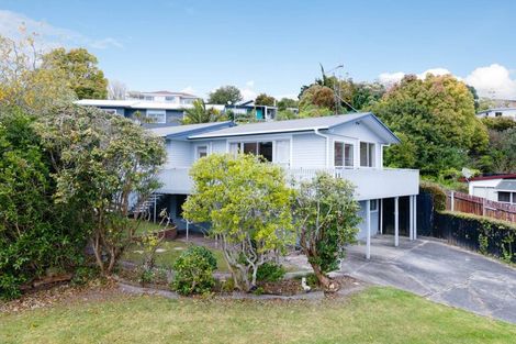 Photo of property in 28 Nor'east Drive, Northcross, Auckland, 0632