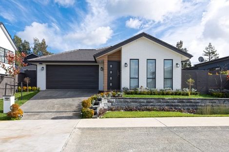 Photo of property in 35 Dida Park Drive, Kumeu, 0810