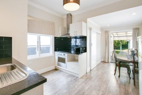 Photo of property in 813 Queen Street East, Parkvale, Hastings, 4122