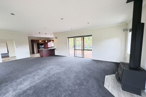 Photo of property in 30 Foster Road, Kumeu, 0891