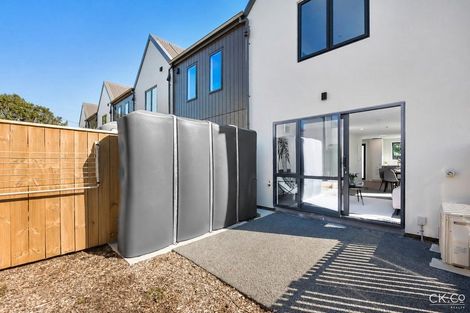 Photo of property in 10/130 Cambridge Terrace, Fairfield, Lower Hutt, 5011
