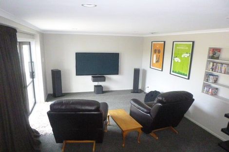 Photo of property in 124 Nevay Road, Karaka Bays, Wellington, 6022