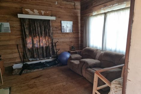 Photo of property in 18 Kent Street, Patea, 4520