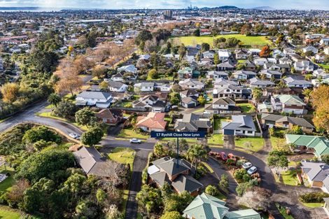 Photo of property in 17 Ryehill Close, New Lynn, Auckland, 0600