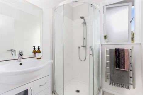 Photo of property in 10a Matama Road, Glen Eden, Auckland, 0602