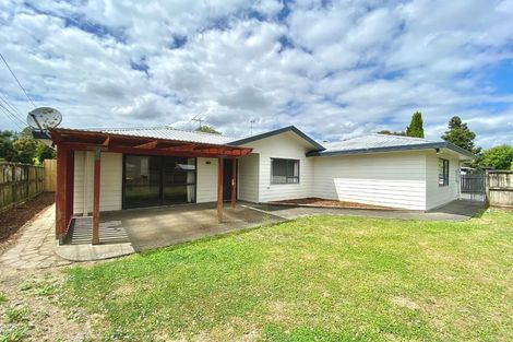 Photo of property in 186 Henderson Valley Road, Henderson, Auckland, 0612