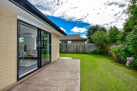 Photo of property in 2/49 Shannon Place, Belfast, Christchurch, 8051