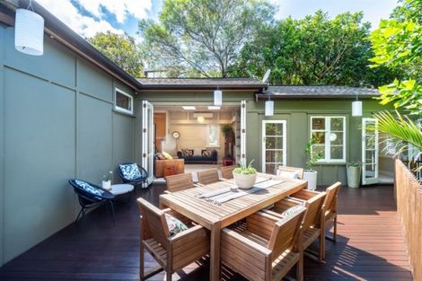 Photo of property in 55 Pupuke Road, Birkenhead, Auckland, 0627