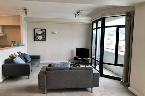 Photo of property in 17 Kent Terrace - Kent Apartments, 6d/16 Kent Terrace, Mount Victoria, Wellington, 6011